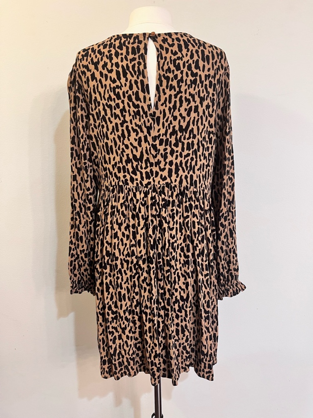 BP Print Long Sleeve Dress in Tan (Leopard) Dale Dashed Spot Size 1X - Picture 2 of 5